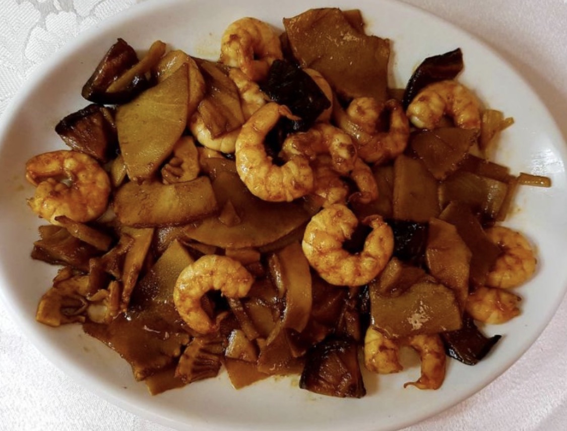 Gambas salteadas con bambú y setas